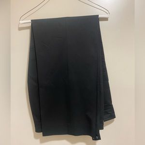 Beautiful Designer Brand Escada Black Pants in size 46 (14).